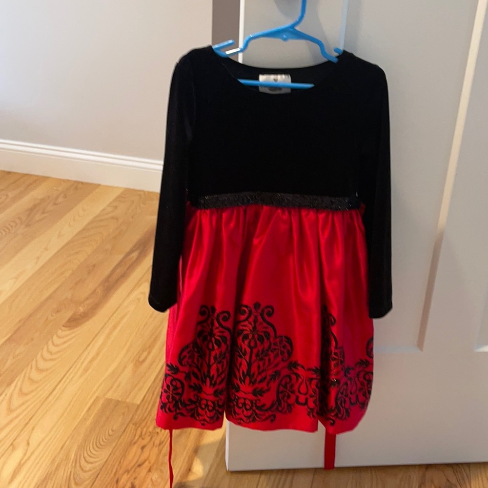 Elegant dress for 5 years old.